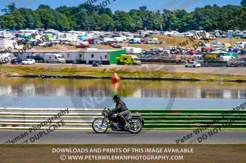 Vintage motorcycle club;eventdigitalimages;mallory park;mallory park trackday photographs;no limits trackdays;peter wileman photography;trackday digital images;trackday photos;vmcc festival 1000 bikes photographs